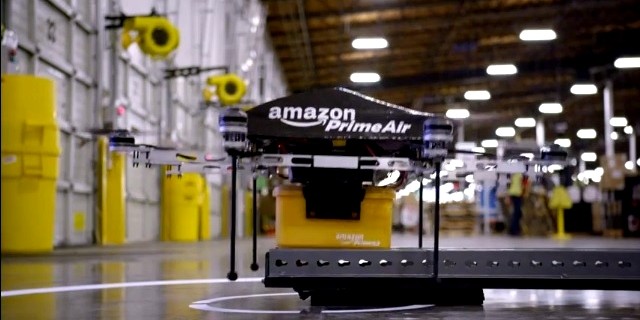Amazon มีแผนใช้โดรนกว่าพันตัวบินส่งพัสดุ